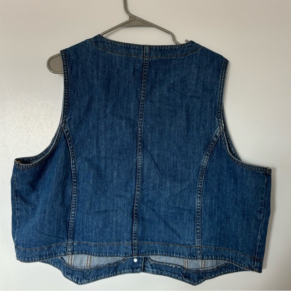 Universal Thread Denim Vest (Plus Size) - Picture 2 of 4